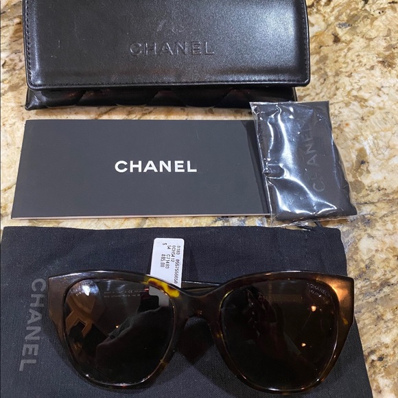 NEW, AUTHENTIC CHANEL CH 5412 Sunglasses - Picture 2 of 8